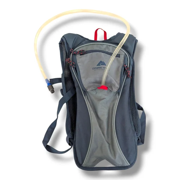 NWOT Ozark Trail Pearson Creek 2 Ltr Hydration Pack - Picture 1 of 10